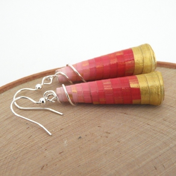 𝅺pink and Gold Paper Bead Earrings - Picture 4 of 5